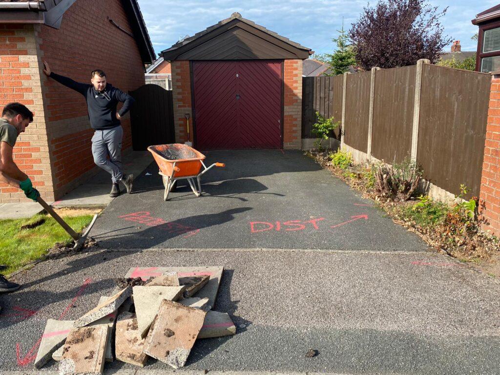 gallery-block-paving-14 Driveway before