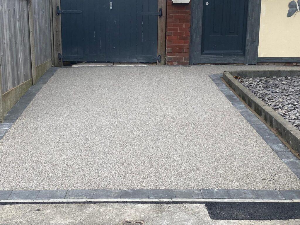gallery-resin-26 Resin drive with charcoal border